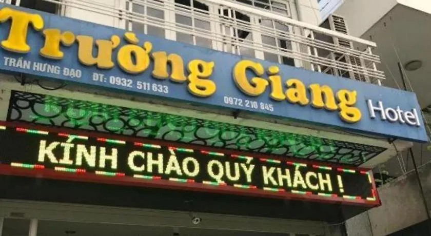 **  Oyo 553 Truong Giang Hotel Da Nang Vietnam