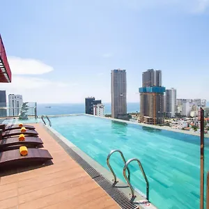 Cordial Grand - Infinity Rooftop Pool Hotel